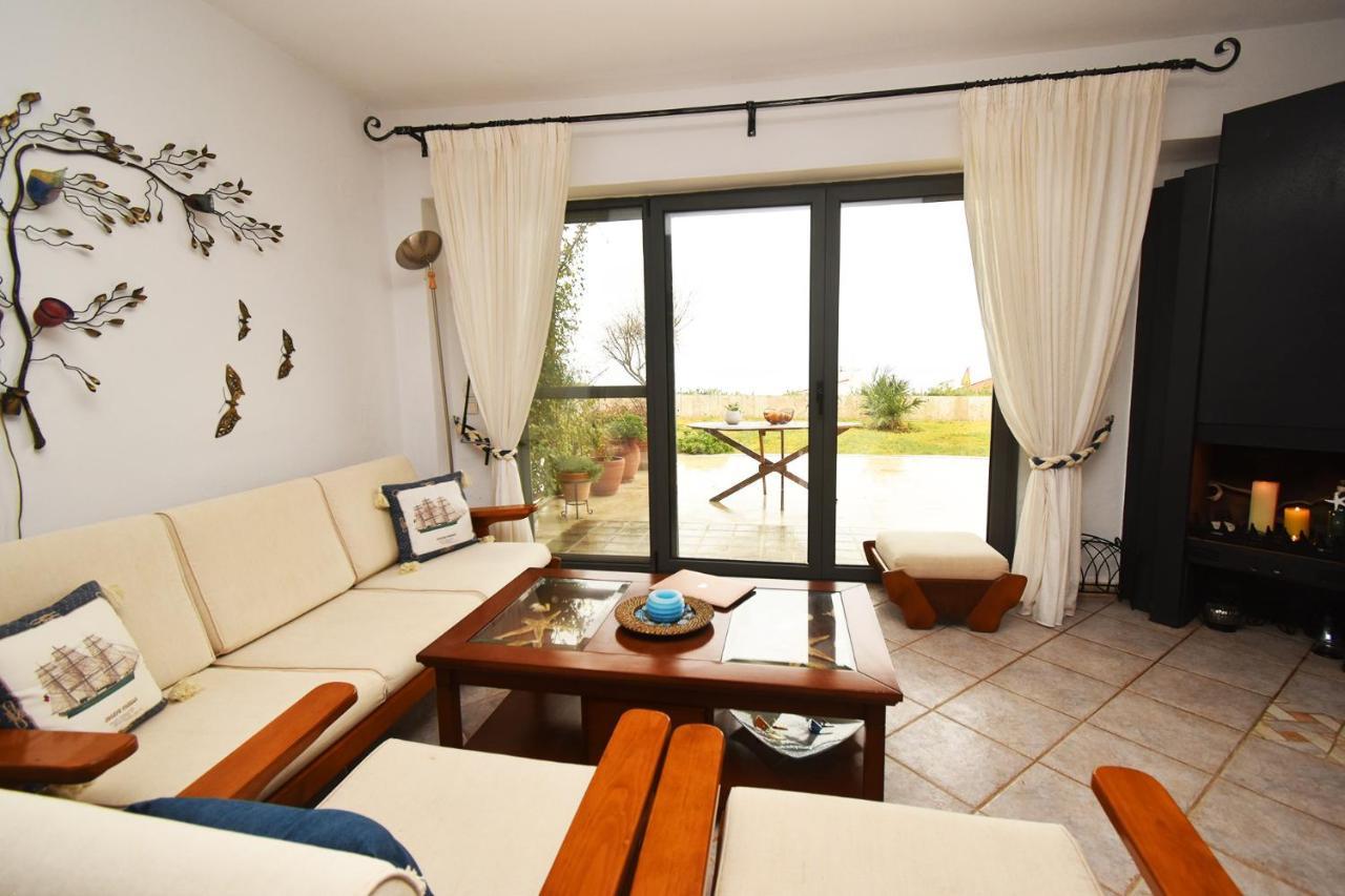 Olia Sea View Shared Pool Villa, เนอาโฟเกีย ภายนอก รูปภาพ