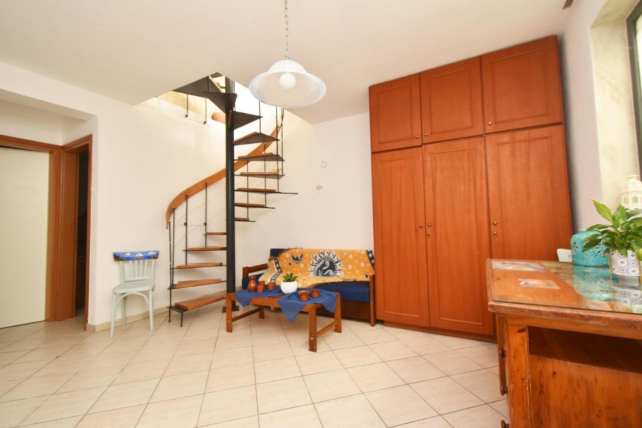 Olia Sea View Shared Pool Villa, เนอาโฟเกีย ภายนอก รูปภาพ